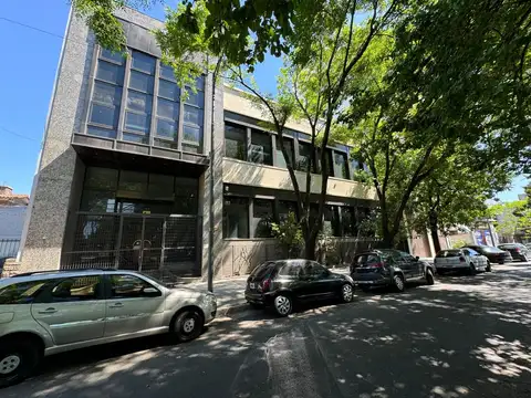 LOCAL - OFICINA - DEPOSITO DE 4800M2 - UBICACION ESTRATEGICA