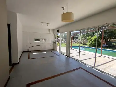 Casa 2 ambientes con 1 baño
