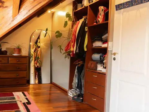 Depto Tipo Casa en Venta de 4 dormitorios