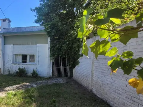 Casa 3 ambientes en venta, Platanos, APTA CREDITO