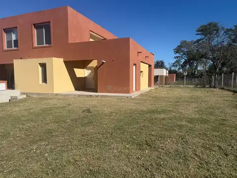 Casa en Alquiler en Pilar del Este - Casas del Este, $ 1.150.000