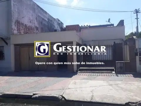 Casa con 3 unidades de vivienda en venta