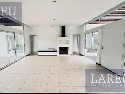Casa 6 ambientes con 3 baños