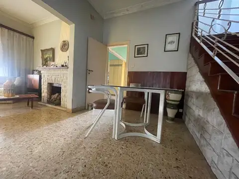 Casa en Venta con 4 cocheras