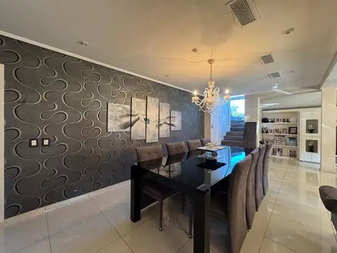 Casa 5 ambientes con 5 baños