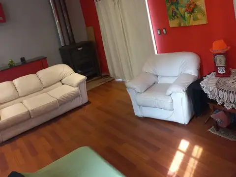 Casa 8 ambientes con 1 baño