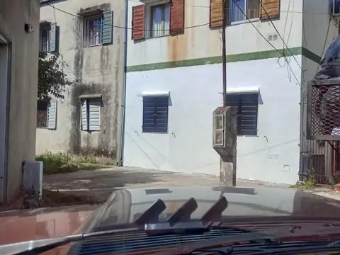 Depto Tipo Casa 2 ambientes con 1 baño