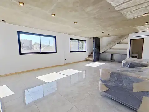 Depto Tipo Casa en Venta de 4 ambientes