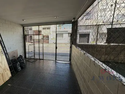 J. M. Campos  al 2400