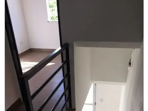 Depto Tipo Casa 3 ambientes con 2 baños