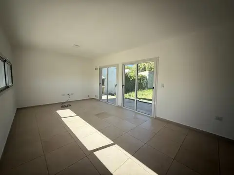 Casa en Alquiler de 3 dormitorios