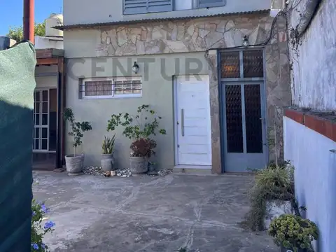 Casa 6 ambientes con 3 baños