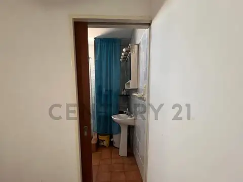 OPORTUNIDAD! Venta de casa multifamiliar