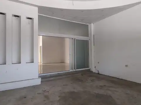 Alquiler. Local/Oficina/Depósito. 300 m². Córdoba y Dorrego.