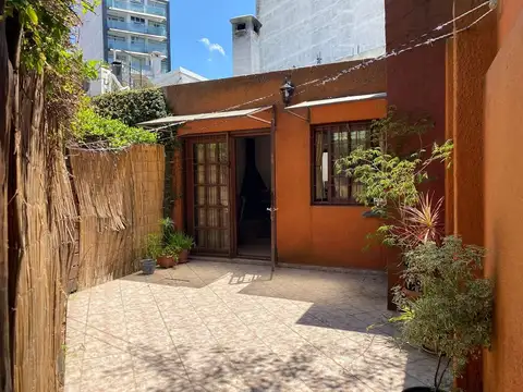 Alquiler Apto. tipo casa 2 dorm + Patio Pocitos