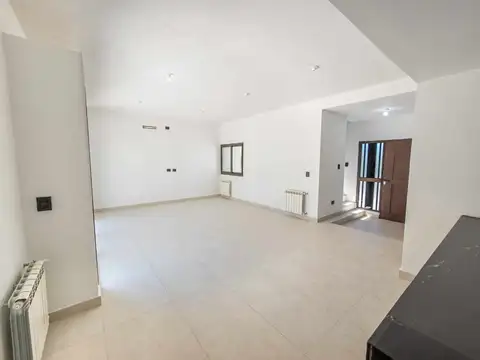 Casa 7 ambientes con 2 baños