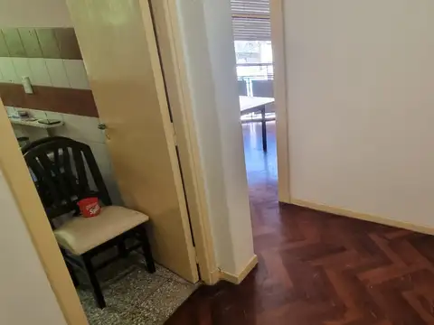 Joaquín V. González 500, Piso 1