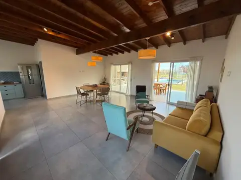 Casa 3 ambientes con 1 baño