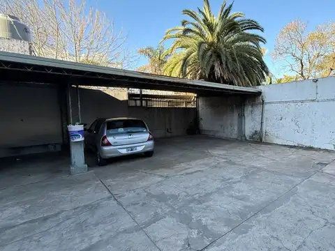 Cochera en venta en La Plata cubierta