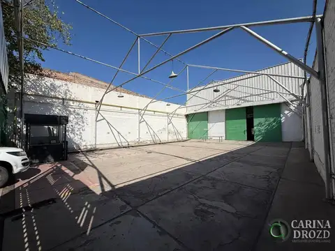 Galpón en venta de 647m2 ubicado en Otros Barrios