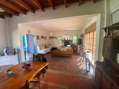 Casa en Venta en Barrio Parque Leloir, USD 300.000