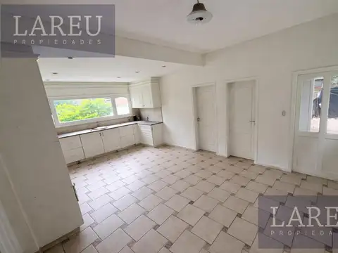 Casa 7 ambientes con 4 baños