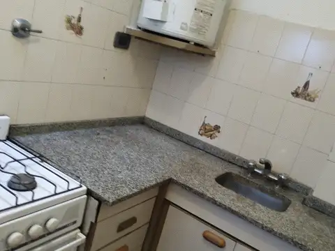 2 AMB S/Exp. .SOLO  PROFESIONAL  o COMERC /al FRENTE