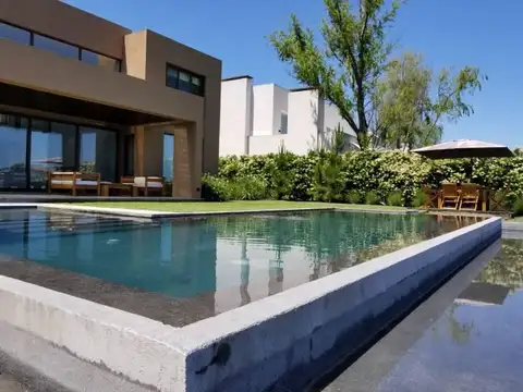 Casa  en Venta en Barbarita, General Pacheco, Tigre