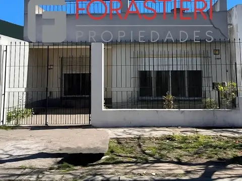 Casa en venta de tres ambientes en Virreyes