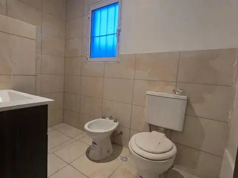 Casa en Alquiler con 3 cocheras