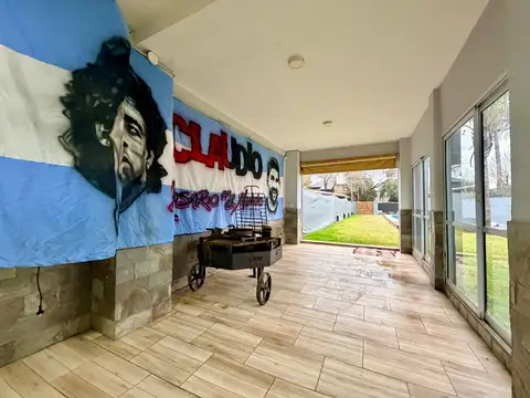 Casa en Venta con 1 cochera