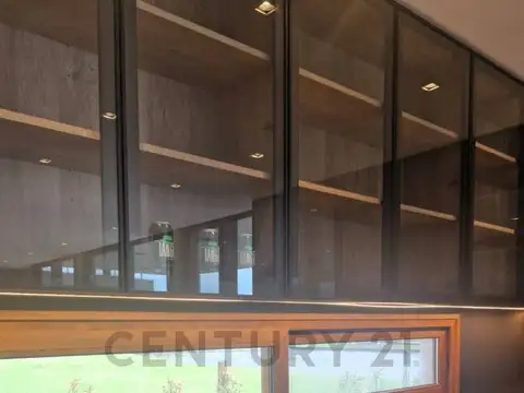 Casa 7 ambientes con 5 baños