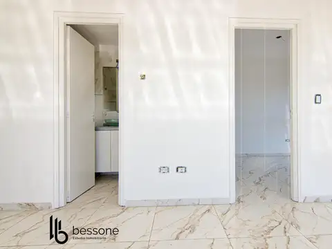 Departamento en Venta en Parque Luro, USD 126.900