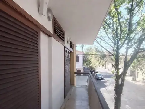 Casa en Alquiler con 1 cochera