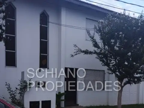 CASA TIPO DUPLEX CON TRES DORMITORIOS EN BARRIO CERRADO QUILMES OESTE.