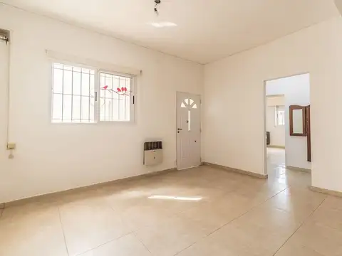 Depto Tipo Casa en Venta 50 años