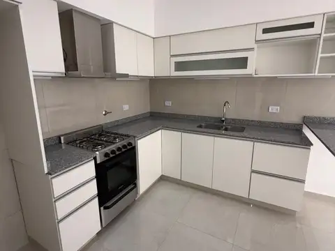 Depto Tipo Casa en Alquiler de 3 ambientes