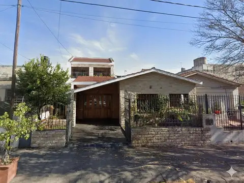 SE VENDE CASA DE 3 DORM EN B° SANTA ANA  APTO CREDITO