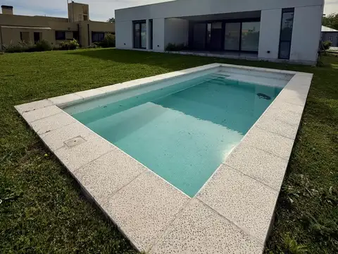 CASA EN ALQUILER ANUAL BARRIO LA MAGDALENA CANNING