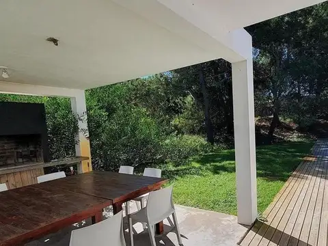 Casa 7 ambientes con 4 baños