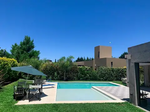 Casa en Alquiler de 3 dormitorios