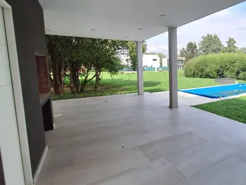 Casa en Alquiler al Oeste