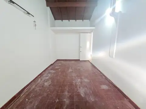Casa 3 amb. con garage y patio -  14 de Julio y Avellaneda