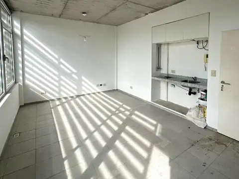 Oficina en Alquiler con 1 cochera