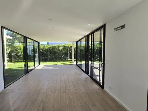 Casa 6 ambientes con 3 baños