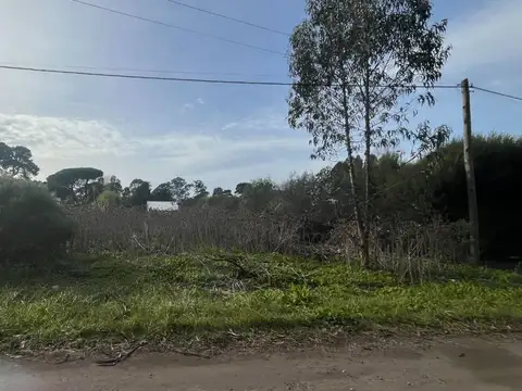 Terreno en Venta en Los Acantilados, USD 24.500