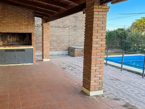 Casa 2 ambientes con 1 baño