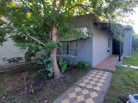 Venta casa 3 ambientes c/ cochera y parque - San Miguel