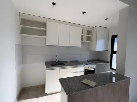 Departamento 2 ambientes al frente, Balcon con parrillla- Cochera- AMENITIES