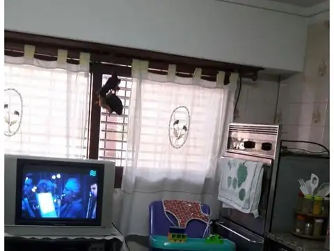 Casa 5 ambientes con 2 baños